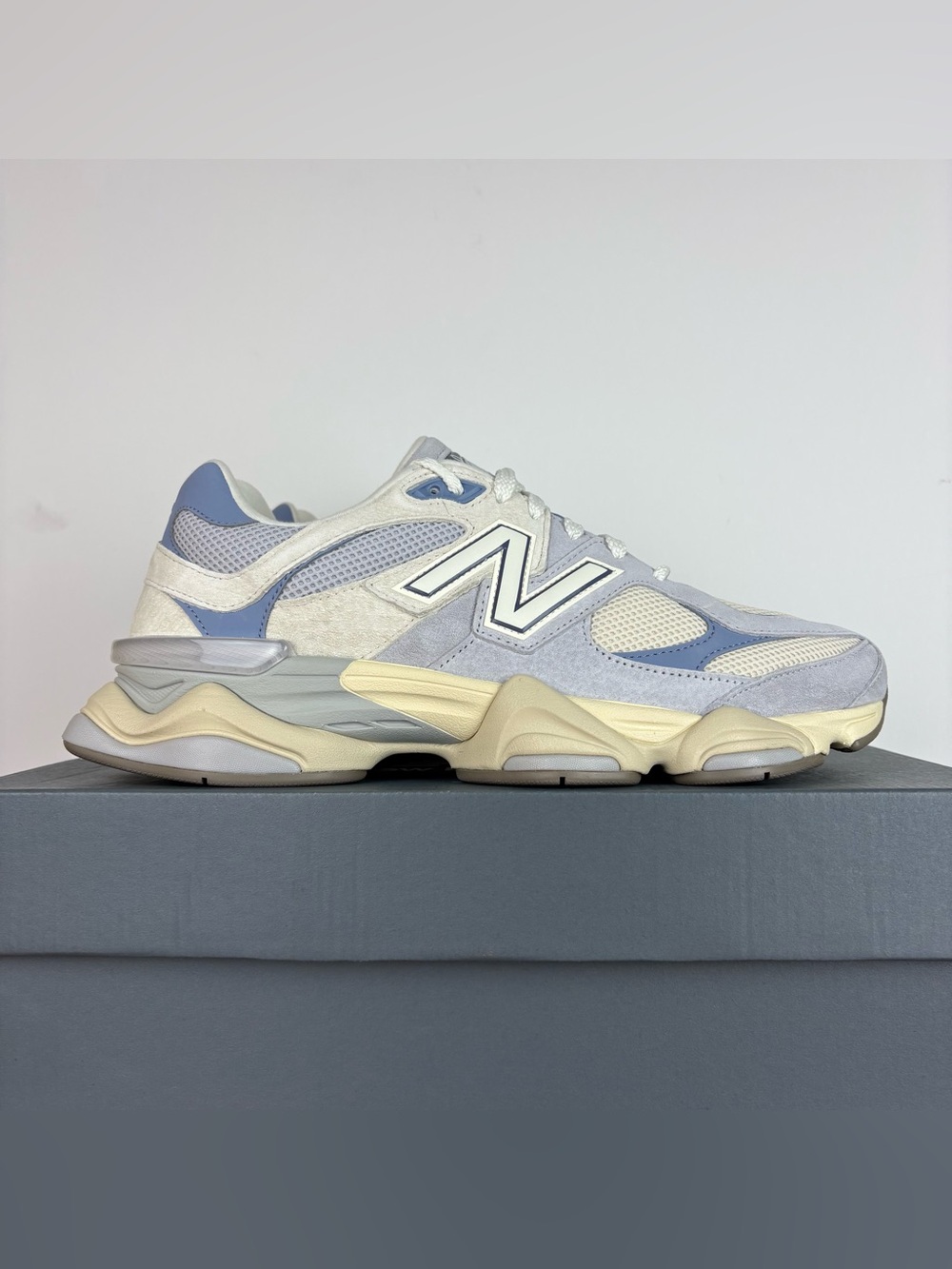 New Balance 9060 Sneakers